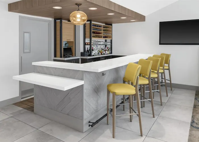 Hilton Garden Inn Queens Jfk